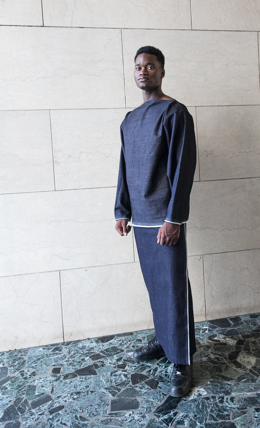 Long sleeves bateau collar shirt