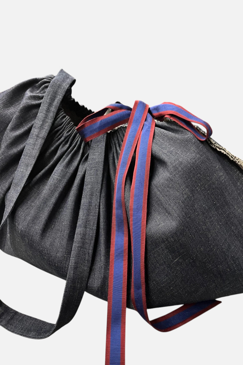 Denim Maxi bag with colored closing detail