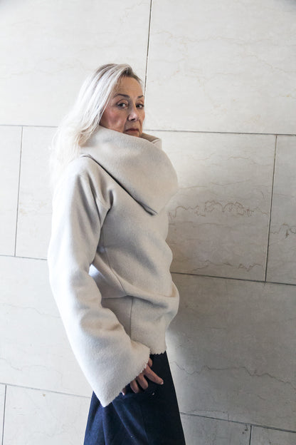 Black or white recycled wool scarf